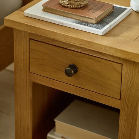 Marlborough 1 Drawer Bedside in Oak Finsih handle